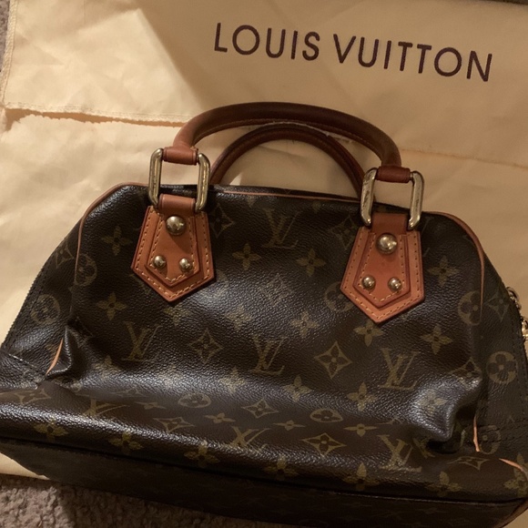 Louis Vuitton Handbag - Picture 3 of 3